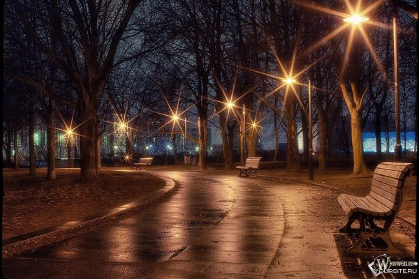 Аллея с фонарями