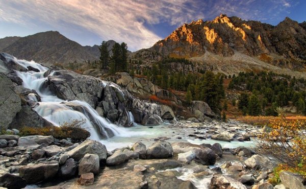 Водопады к озеру Дарашколь