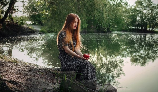 Девушки на речке