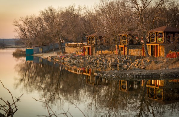 Южный парк птиц малинки в Ростовской области
