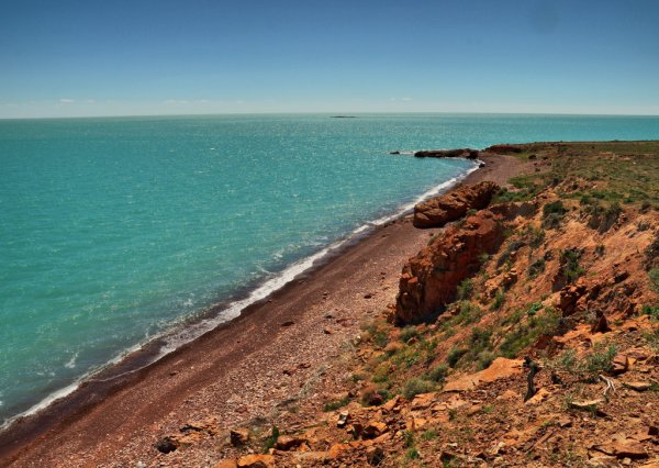 Берег озера Балхаш