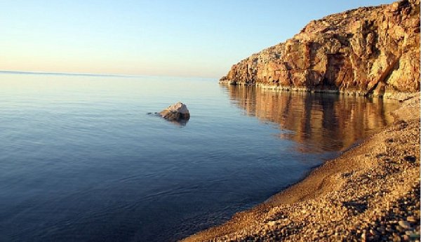 Скалы Балхаша