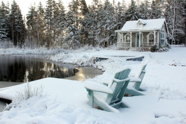 Загородный дом зимой
