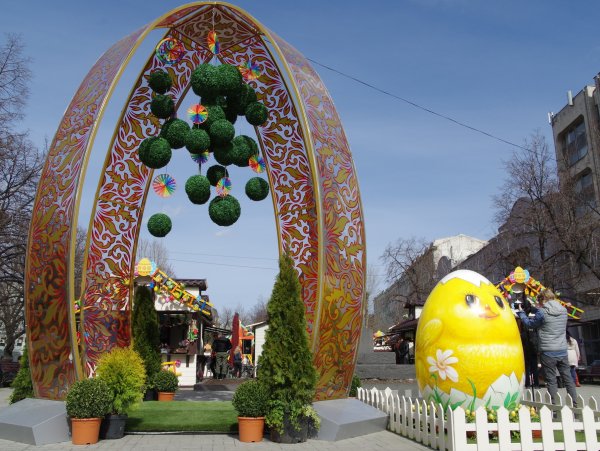 Пасхальные яйца на Тверском бульваре