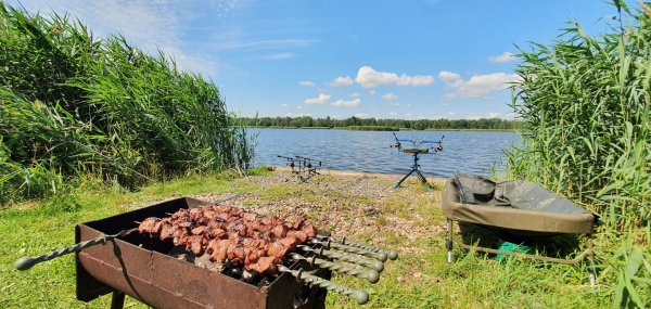 Шашлыки на озере
