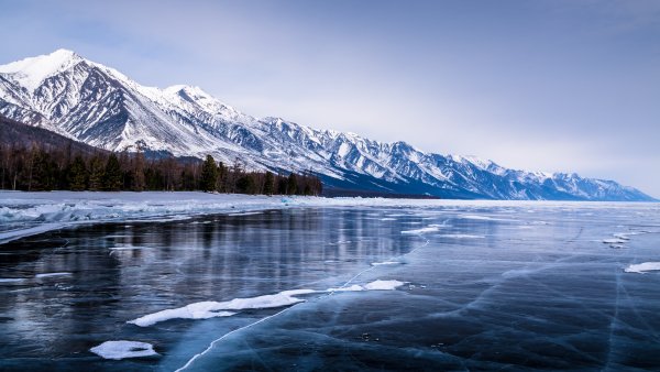 Утулик зимой Байкал