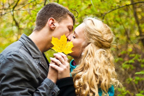 Мужчина и женщина осень