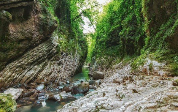 Свирское ущелье каньон Лазаревское