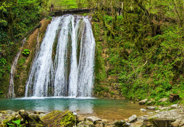 33 Водопада на реке Джегош