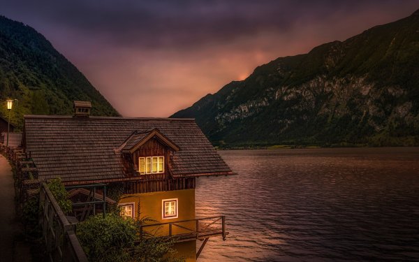 Домик у реки в Йёльстере. Норвегия