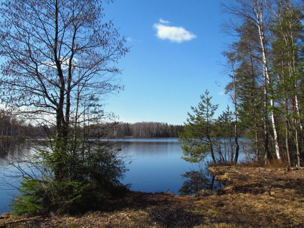 Озеро апрель