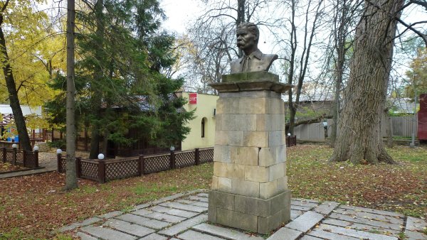 Ставрополь памятник Максиму Горькому
