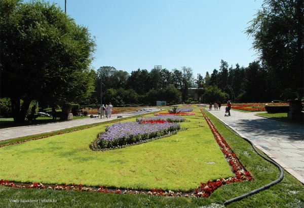 Центральный парк культуры и отдыха имени Горького (Алма-Ата)