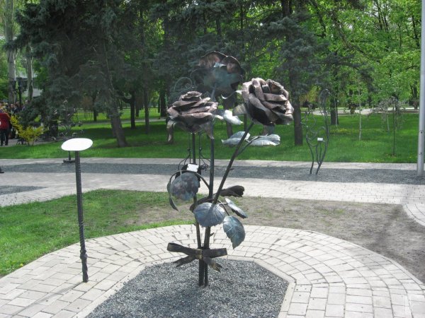 Парк кованых фигур Донецк парк кованых фигур Донецк