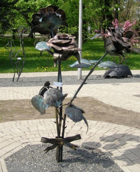 Парк кованных фигур в Донецке