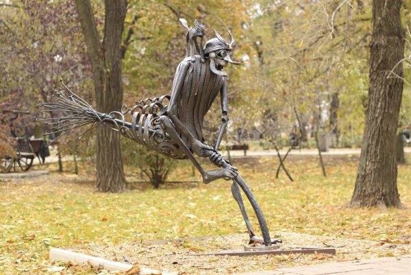 Парк кованных фиогур доецк