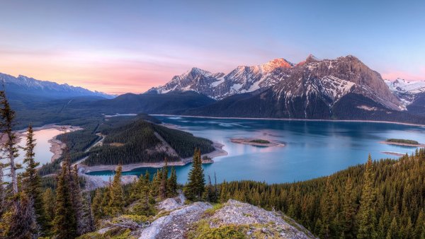 Озеро Морейн в Канаде