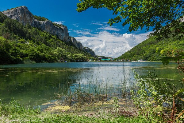 Мангупское озеро в Крыму