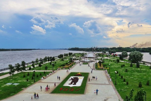 Парк на стрелке города Ярославля