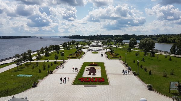 Парк тысячелетия стрелка Ярославль