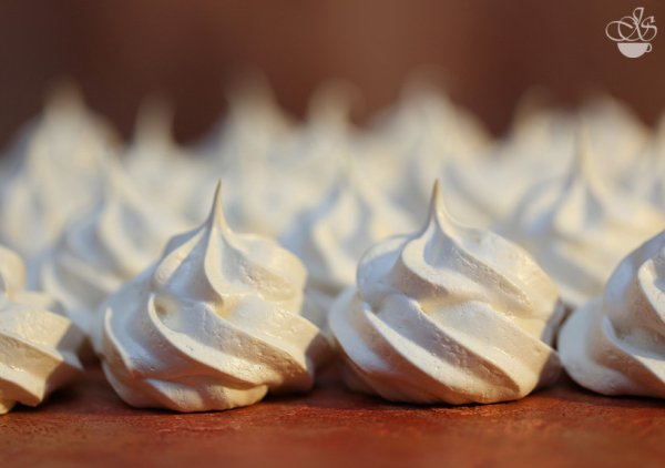 Коричневое безе