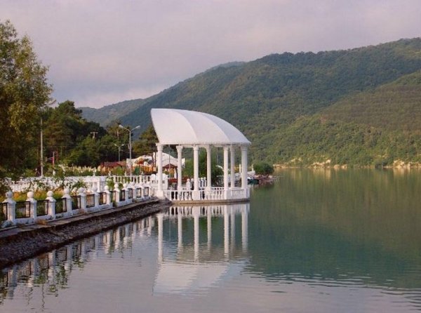 Озеро Абрау-Дюрсо Краснодарский