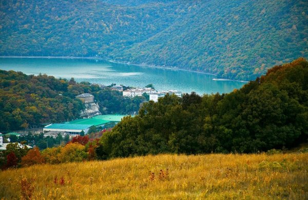 Озеро Абрау Краснодарский край