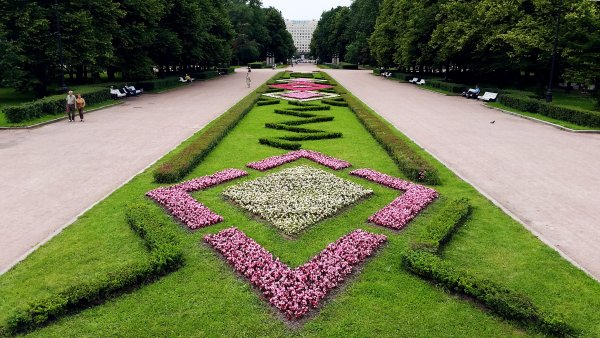 Клумбы парк Победы Санкт Петербург