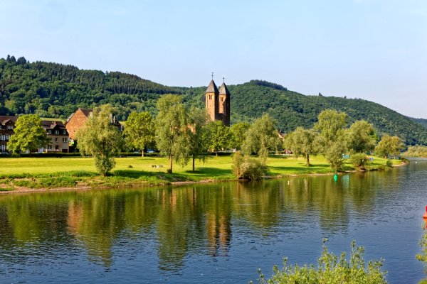 Эссен Германия берег реки деревья