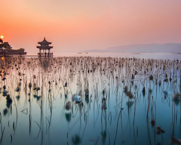 Лотосовые озера Гималаи