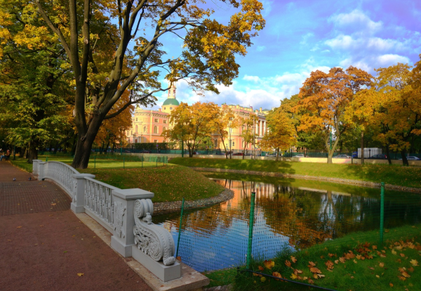 Михайловский сад в Санкт-Петербурге
