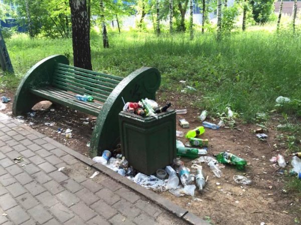 Мусор в парках и скверах