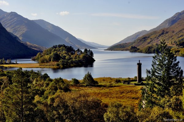 Озеро Лохнесс в Шотландии