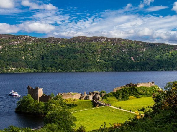 Северная Ирландия озеро Лохнесс