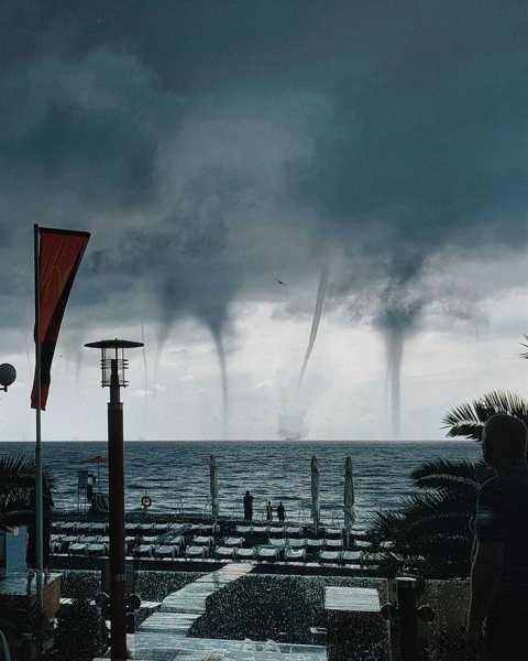 Водяной смерч в Сочи 2020