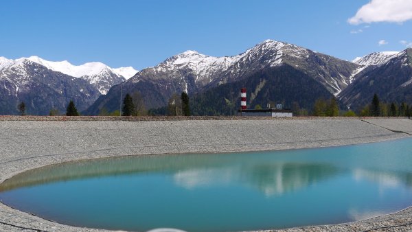 Искусственное озеро