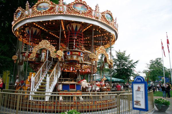 Парк развлечений «сады Тиволи» в Копенгагене, Дания