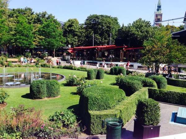 Парк развлечений «сады Тиволи» в Копенгагене, Дания