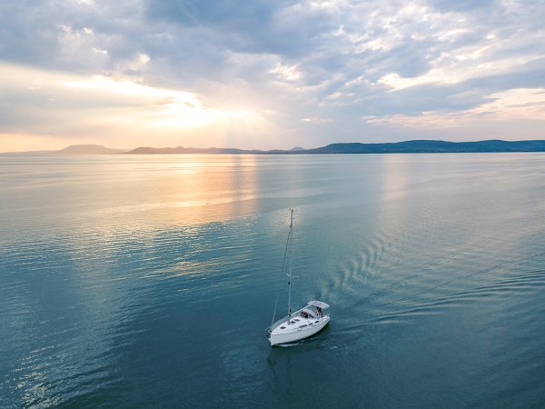 Венгрия озеро Балатон яхты