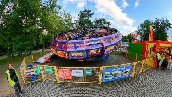 Супер 8 аттракцион