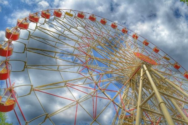 Аттракционы в парке Челюскинцев в Минске