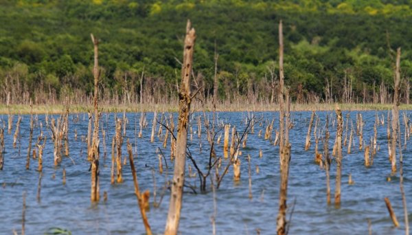 Озеро Тамбукан