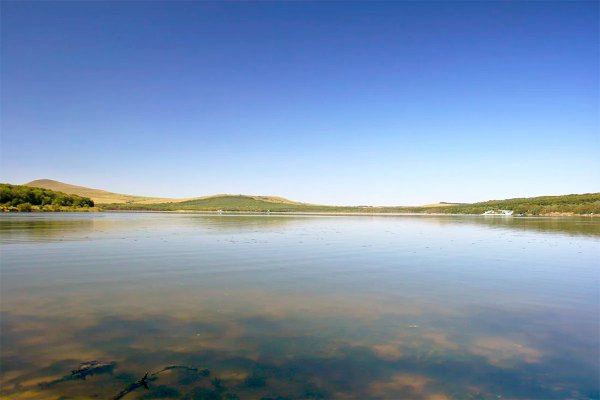 Озеро Тамбукан