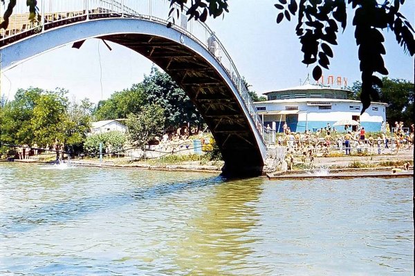 Парк Победы с озером Ташкент