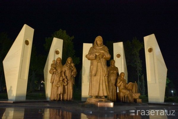 Памятники в новом парке победа в Ташкенте