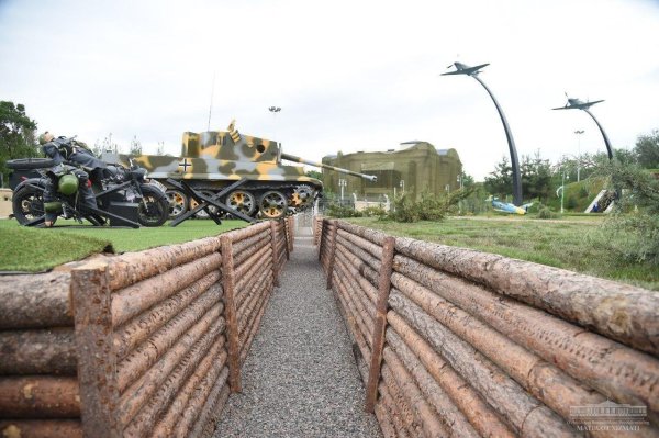 Музей в парке Победы в Ташкенте