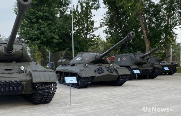 Парк Победы и музей в Ташкенте