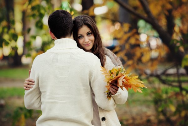 Мужчина и женщина осень