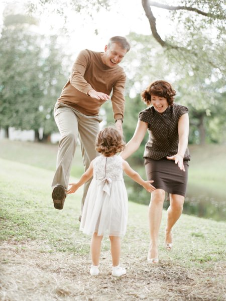 Семья гуляет