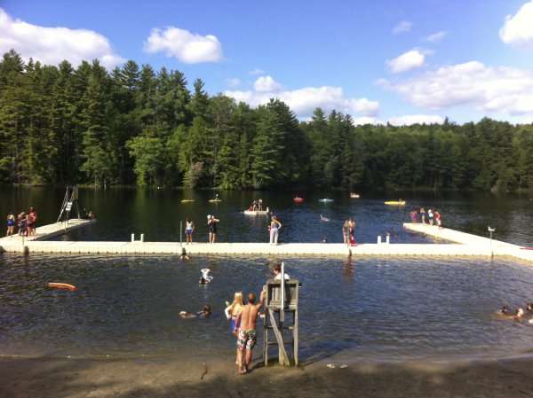 Озеро на пляж Тини